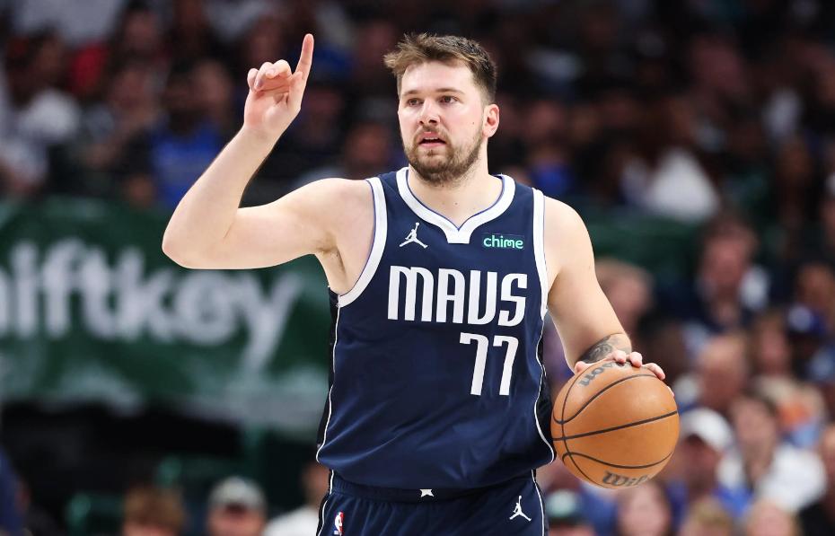 包含转会期NBA季后赛传出新动向，达拉斯独行侠防线松动，管理层表态——气氛紧张，球队文化再被提及的词条