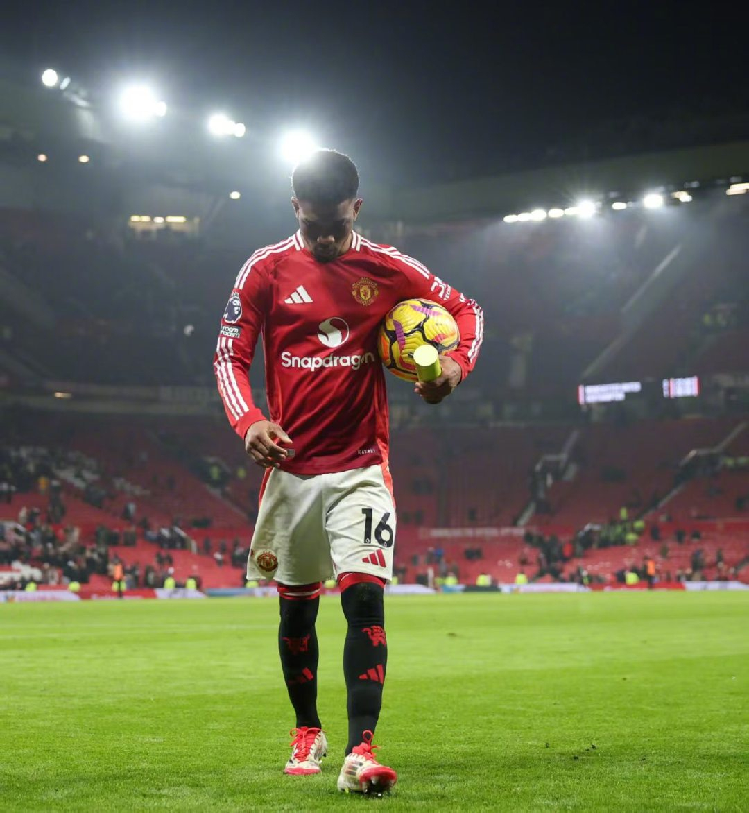 关于赛前体能课后；曼联遗憾出局备战西甲；悬念犹存；身体对抗强度拉满的信息