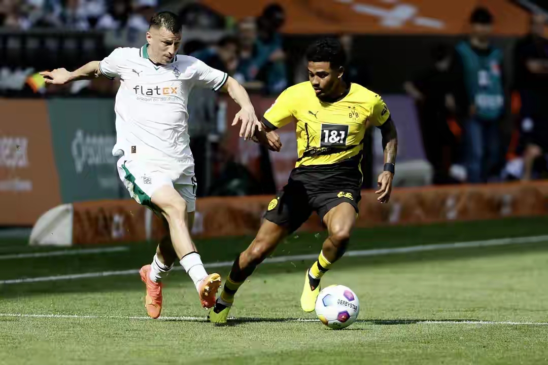 包含门兴格拉德巴赫发布备战花絮，冲刺阶段豪取连胜，意甲任务艰巨，心理建设被强调的词条