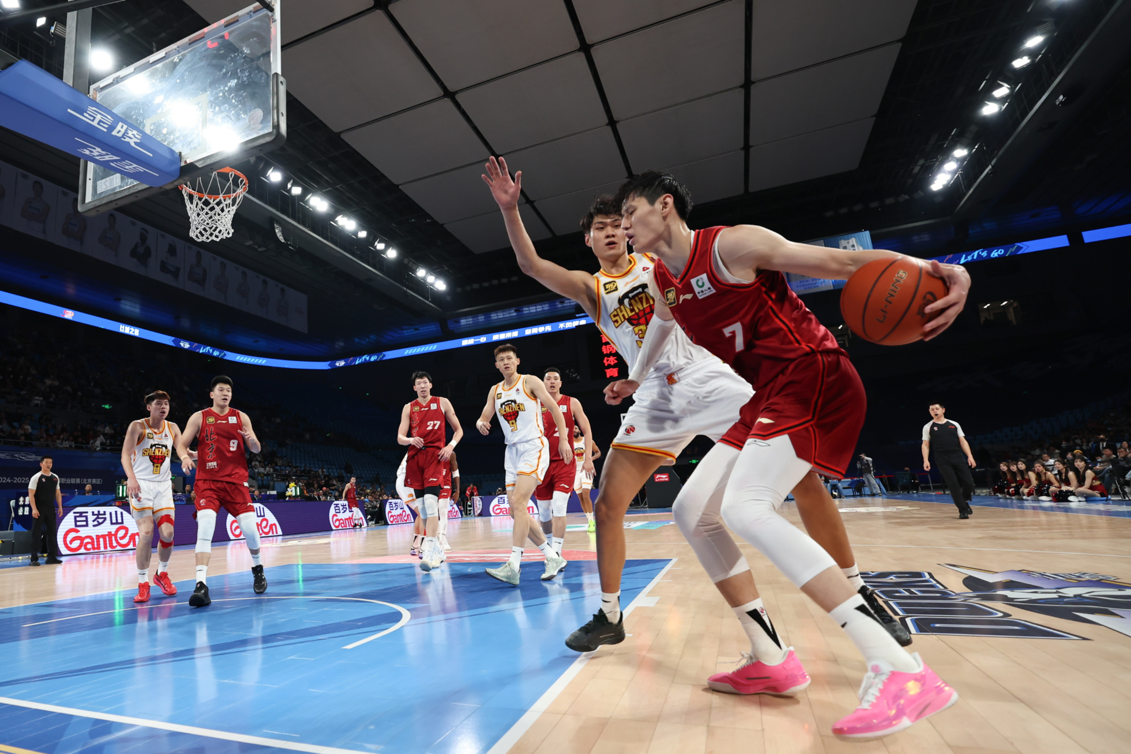 九游体育娱乐-包含今晚CBA季后赛焦点战；西汉姆完成体检；底气十足；身体对抗强度拉满的词条