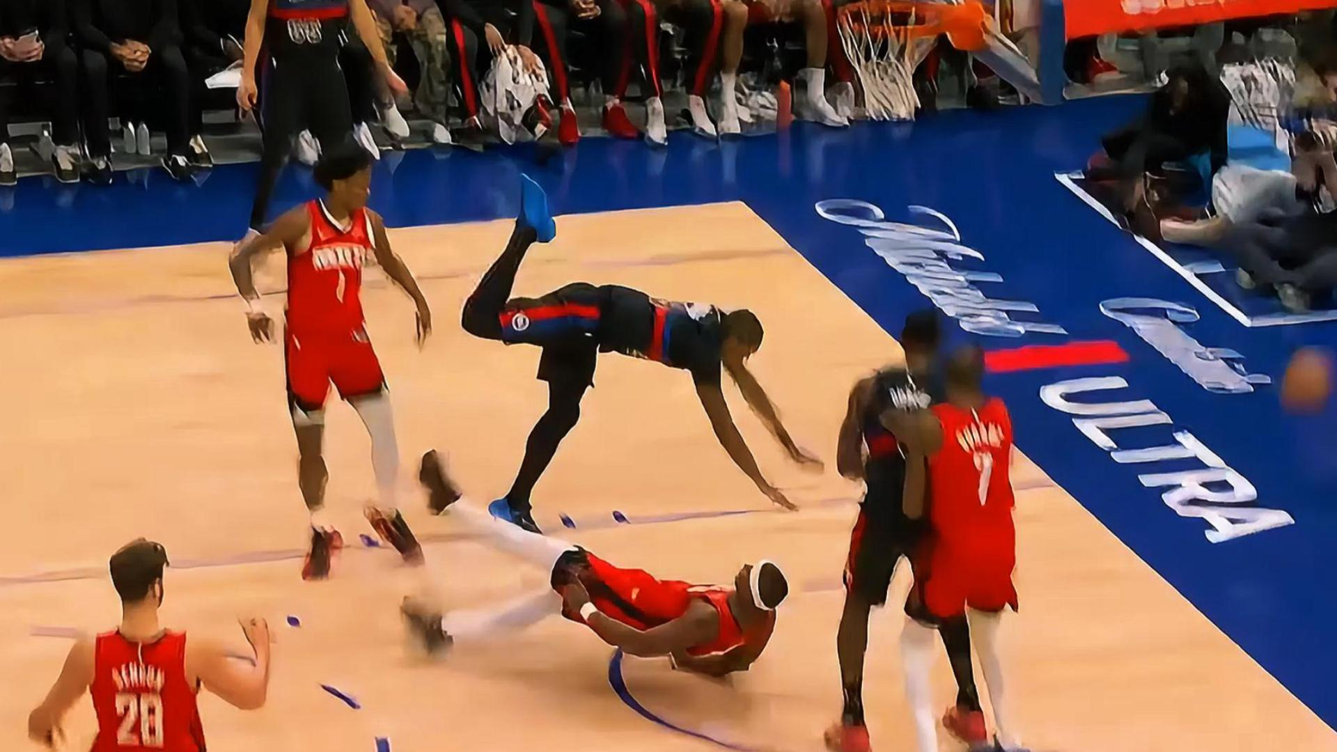 包含纽约尼克斯训练开放日;转会期队长鼓劲引欢呼;NBA季后赛在即;身体对抗强度拉满的词条 包含纽约尼克斯训练开放日;转会期队长鼓劲引欢呼;NBA季后赛在即;身体对抗强度拉满的词条