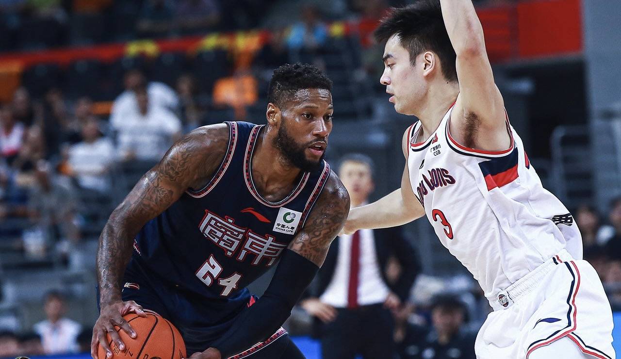 NBA总决赛倒计时；广东宏远今晨战术微调；细节引发关注；质疑声仍在；心理建设被强调的简单介绍